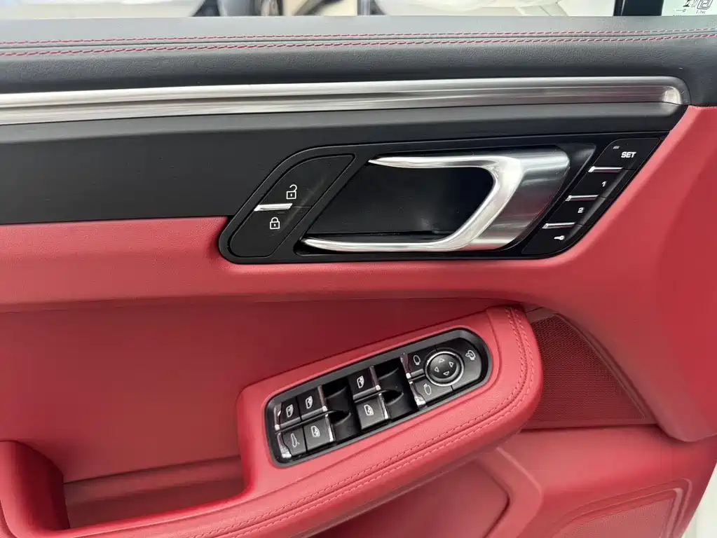 Porsche Macan 2023 — фото 11