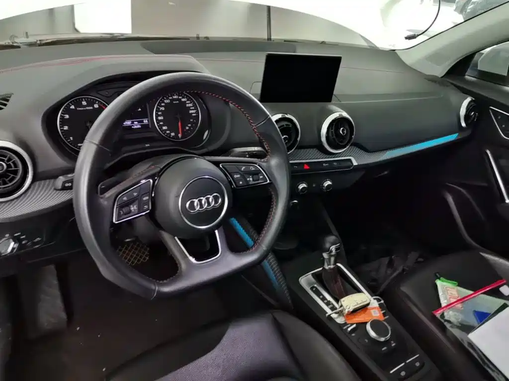 Audi Q2L 2022 — фото 10