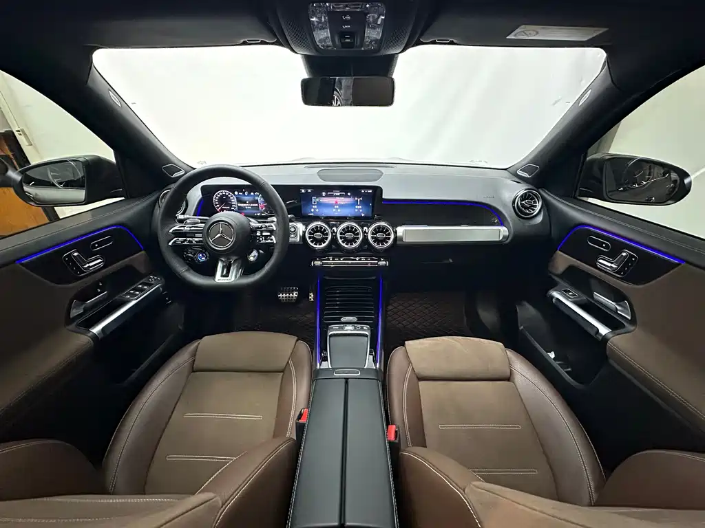 Mercedes-Benz GLB AMG 2026 — фото 5