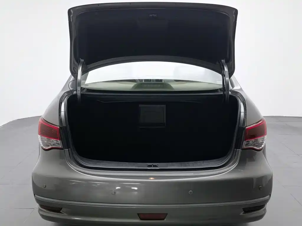 Nissan Sylphy 2014 — фото 16