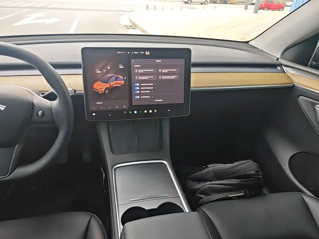 Tesla Model Y 2023 — фото 13