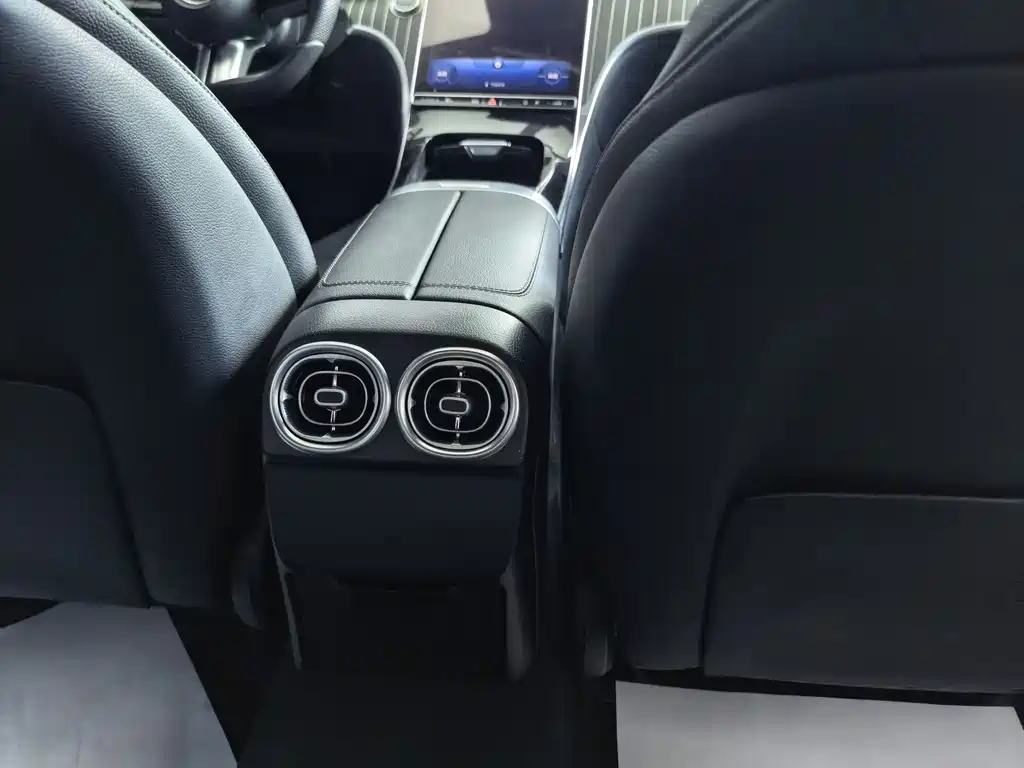 Mercedes-Benz C-Class 2022 — фото 11