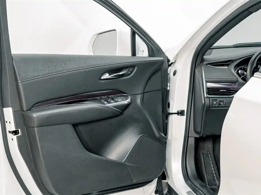 Cadillac XT4 2020 — фото 15