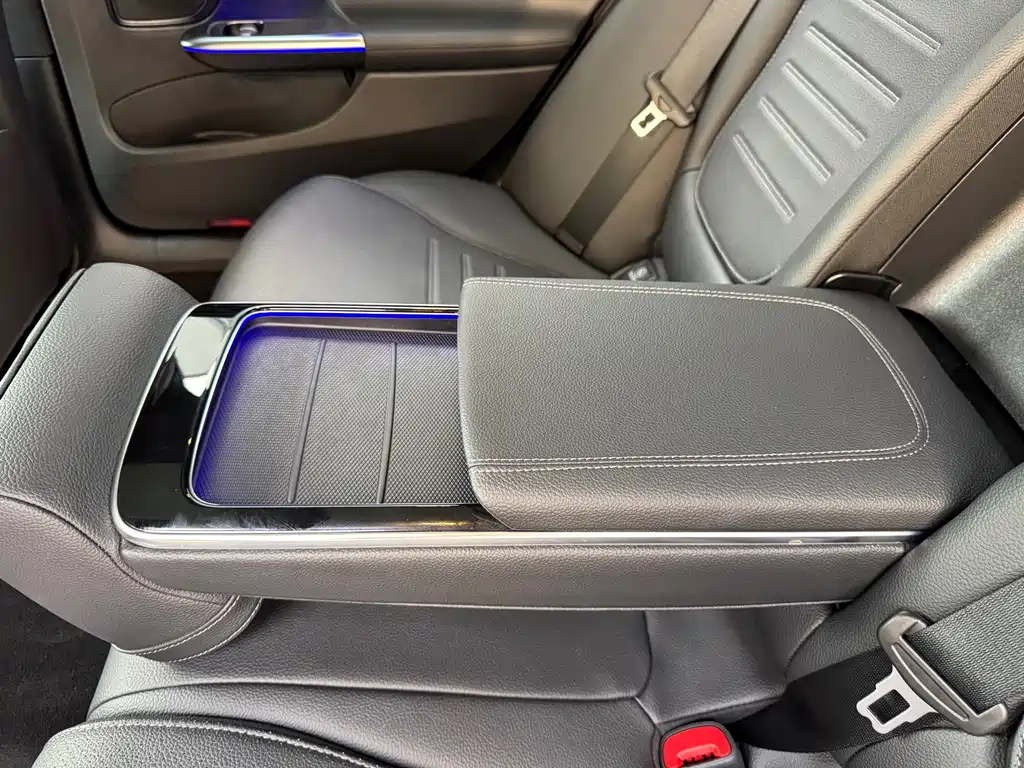 Mercedes-Benz C-Class 2023 — фото 21