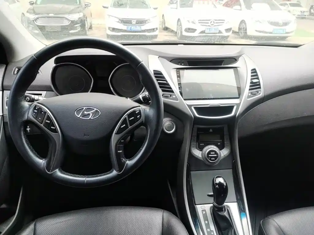 Hyundai Elantra Langdong 2015 — фото 10