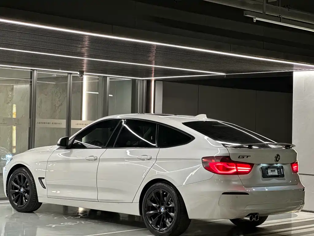 BMW 3 Series GT 2018 — фото 31