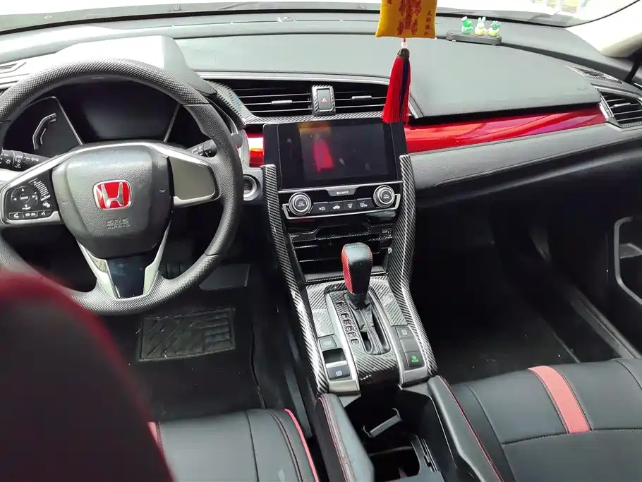 Honda Civic 2018 — фото 12