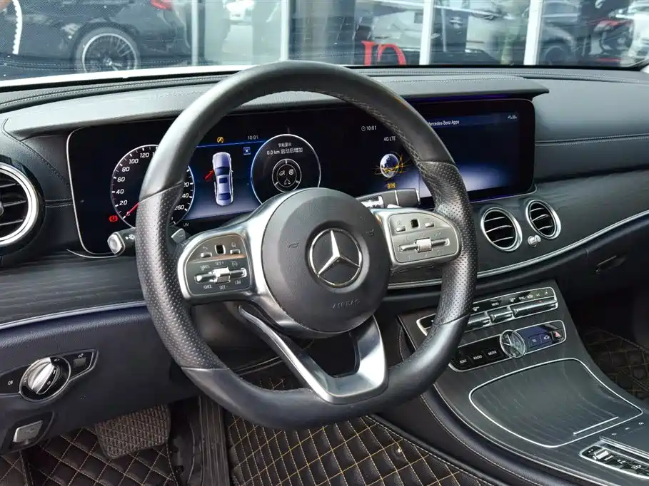Mercedes-Benz E-Class 2020 — фото 13