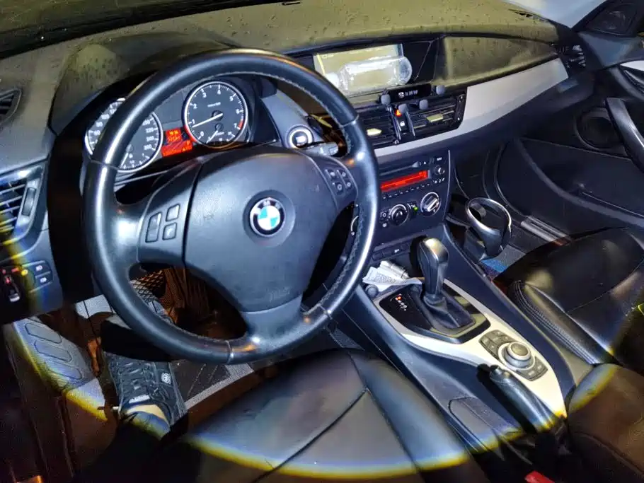 BMW X1 2014 — фото 12