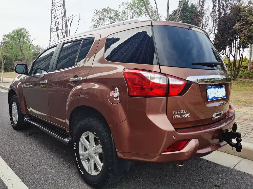 Isuzu MU-X 2016 — фото 4