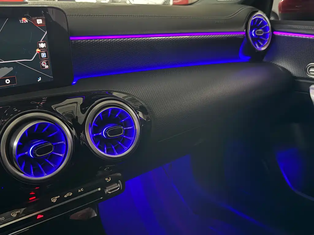 Mercedes-Benz A-Class 2021 — фото 11