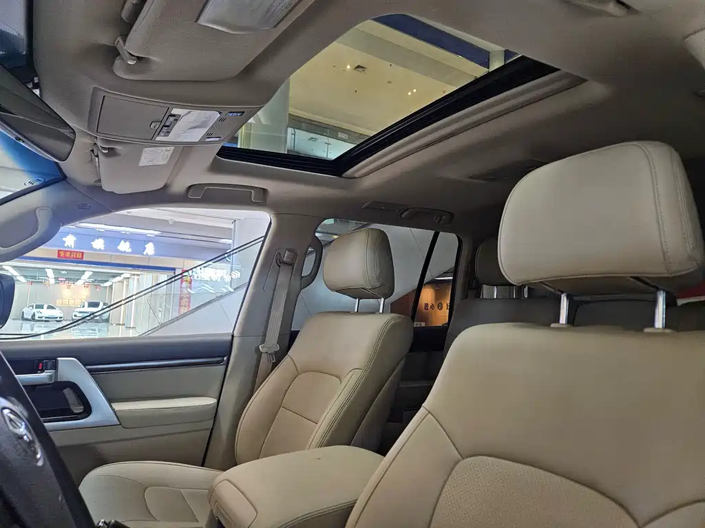 Toyota Land Cruiser 2020 — фото 16