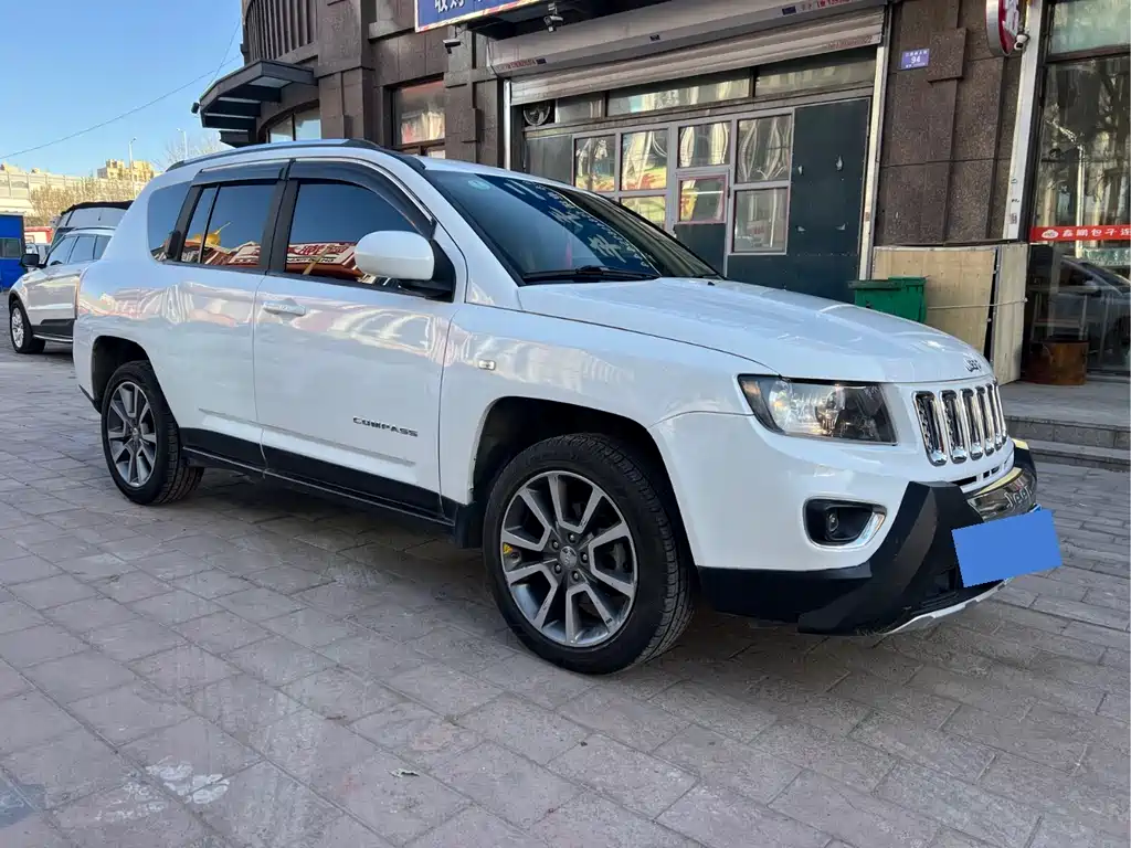 Jeep Compass 2015 — фото 3