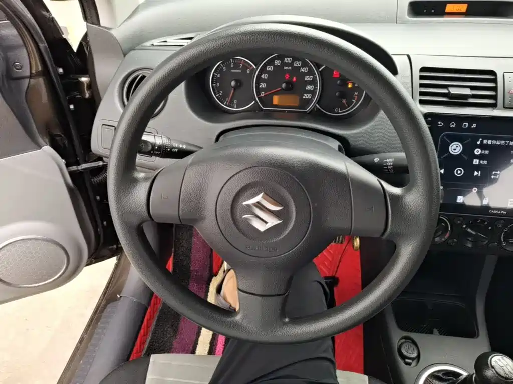 Suzuki Swift 2017 — фото 11