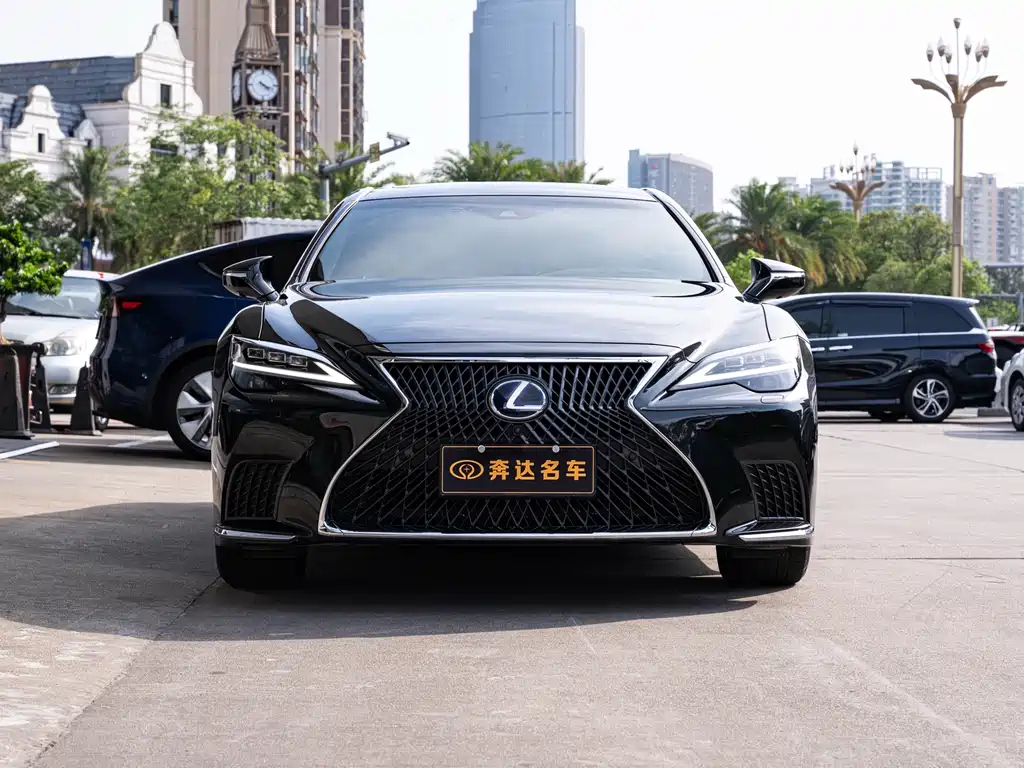 Lexus LS 2021 — фото 2