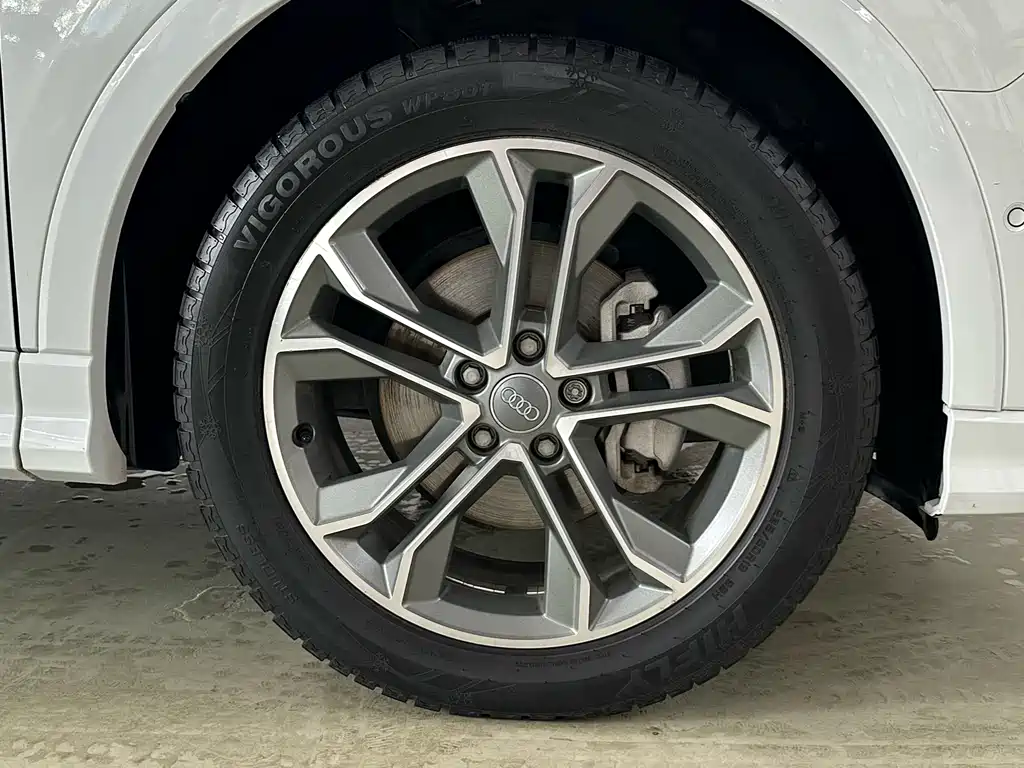 Audi Q3 2021 — фото 16