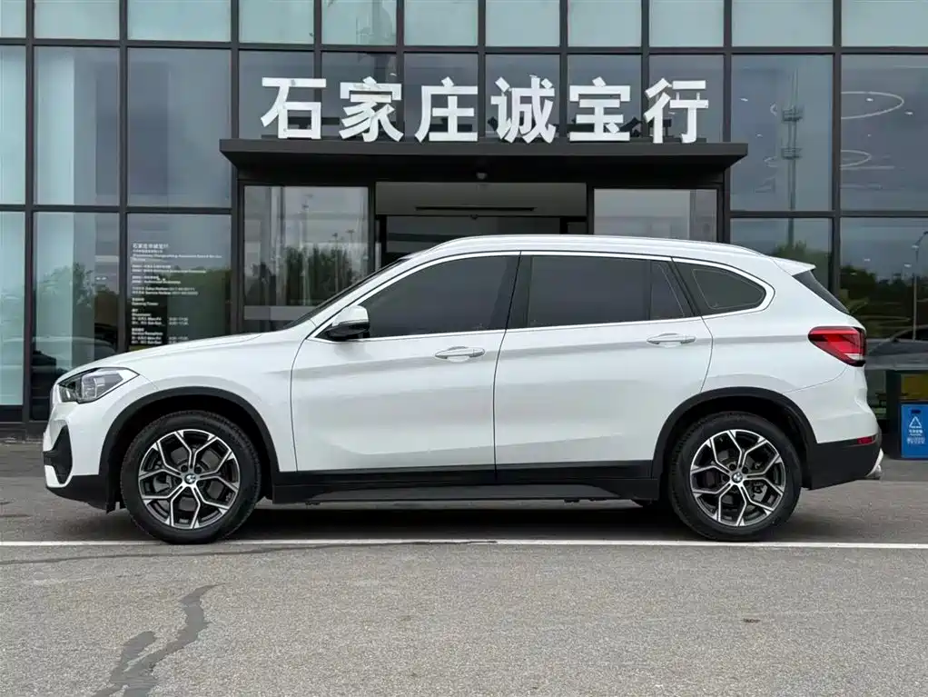 BMW X1 2022 — фото 5