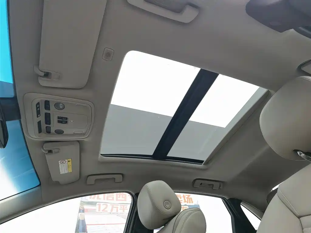 Cadillac XTS 2016 — фото 14