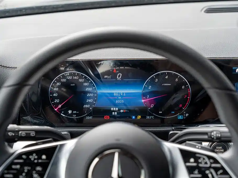 Mercedes-Benz GLB 2025 — фото 18