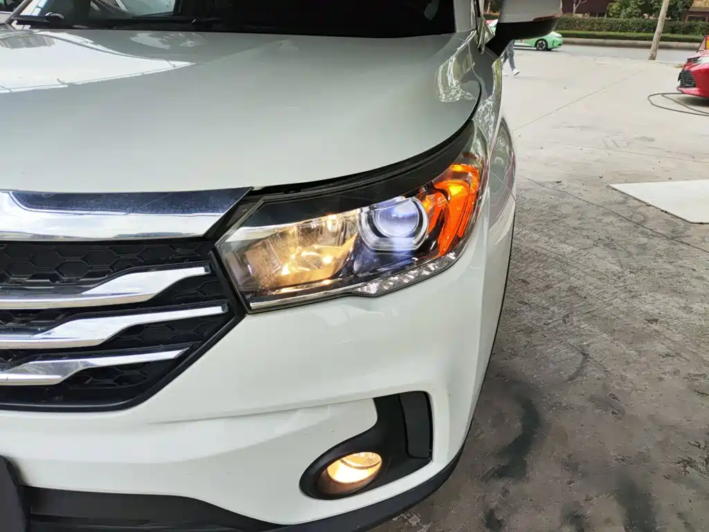 GAC Motor Trumpchi GS4 2015 — фото 19