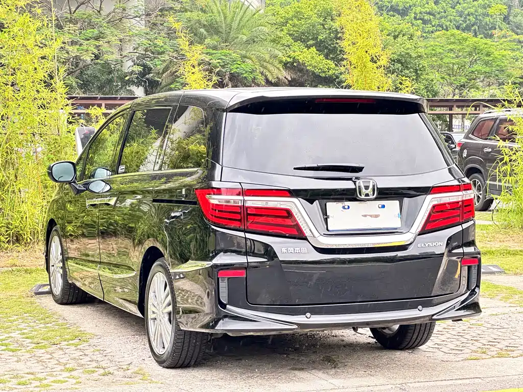 Honda Elysion 2019 — фото 18