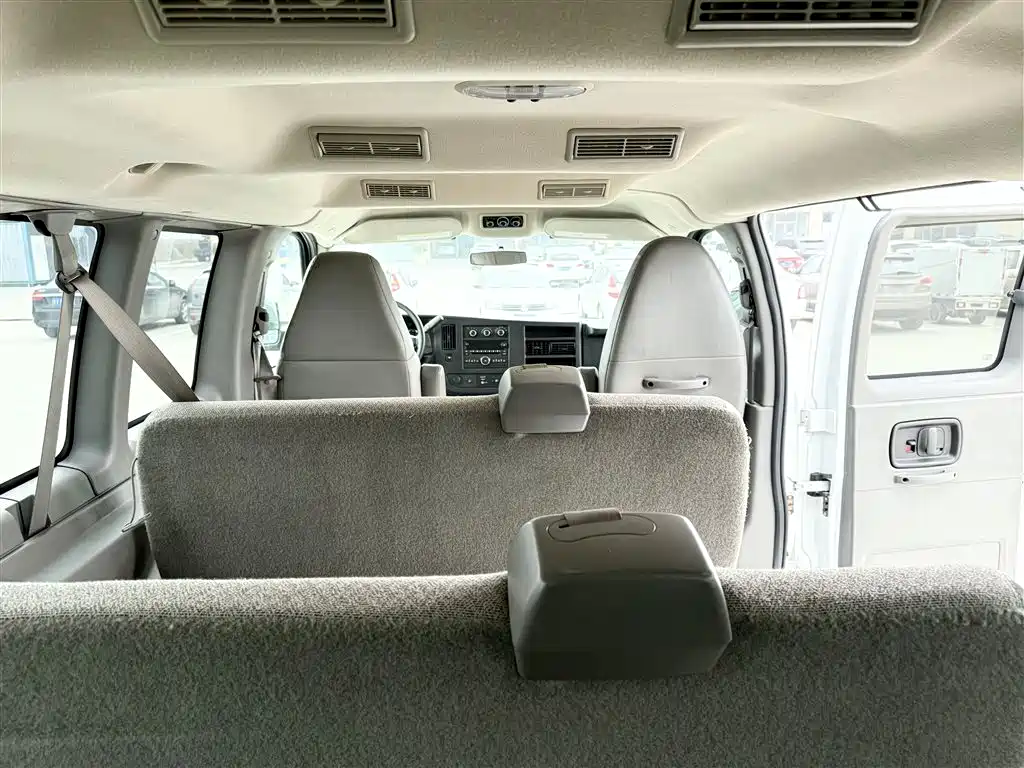GMC Savana 2015 — фото 13