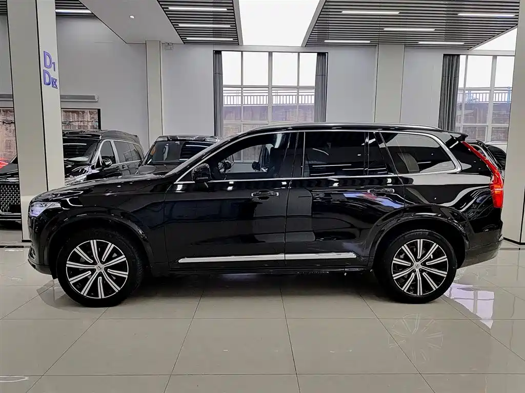 Volvo XC90 2023 — фото 3