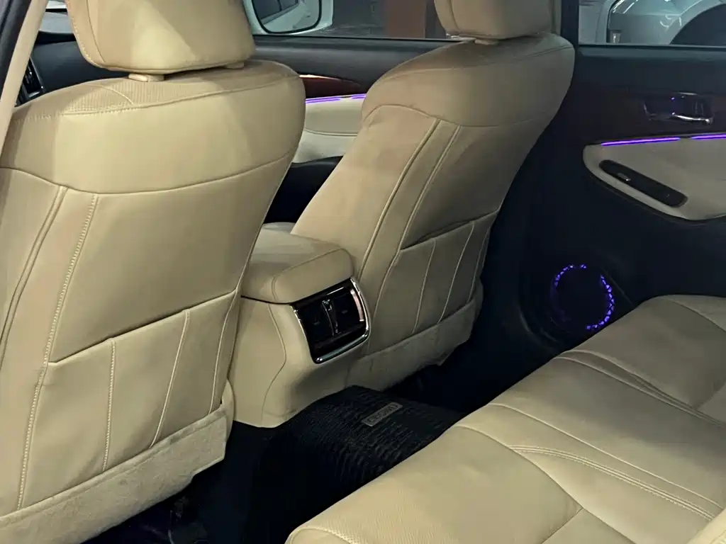 Toyota Crown 2016 — фото 12