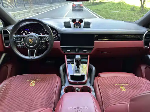 Porsche Cayenne 2022