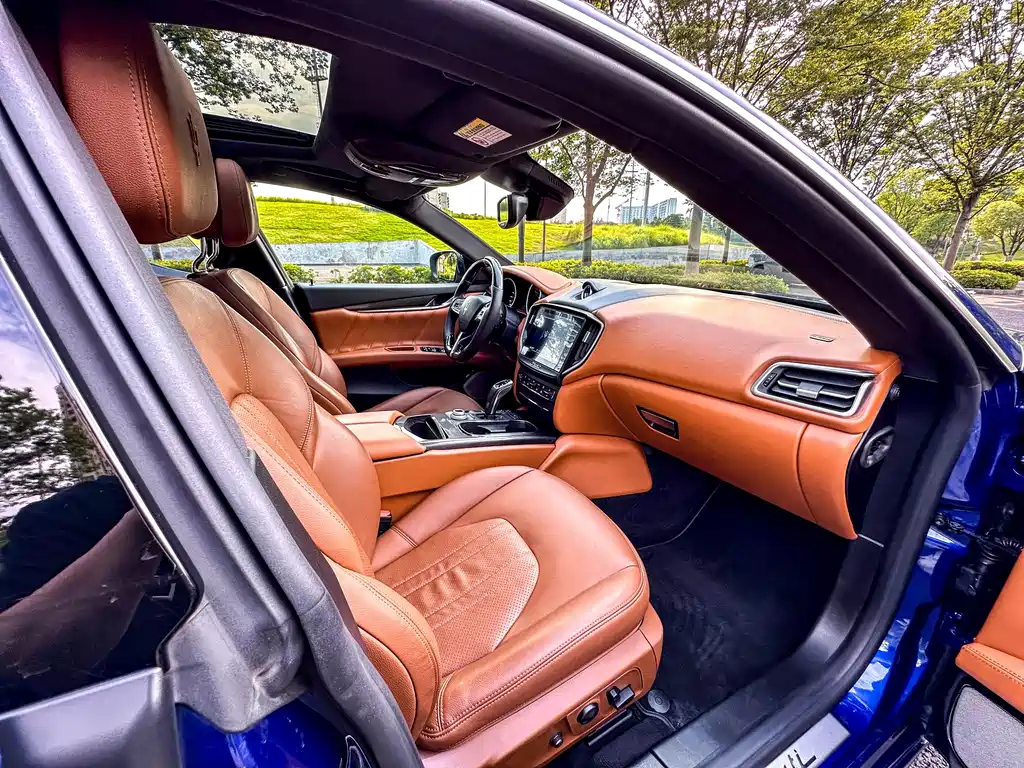 Maserati Ghibli 2020 — фото 8