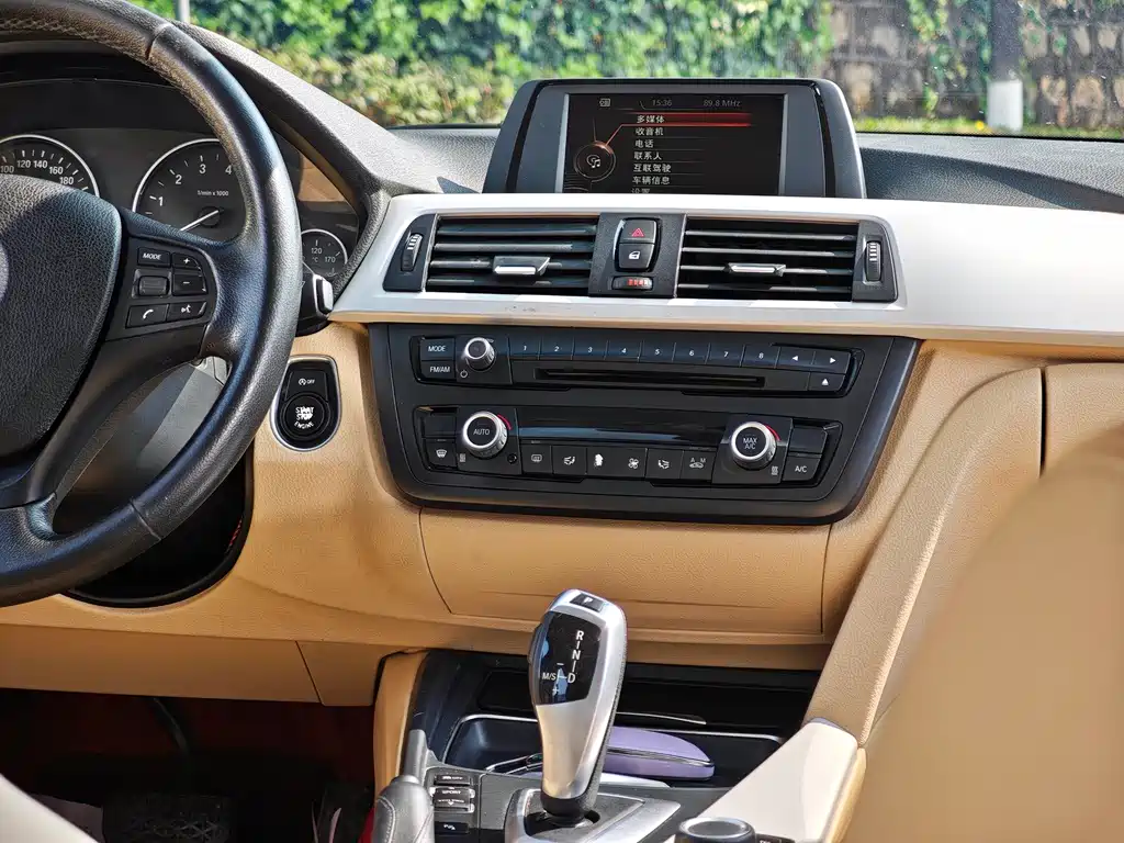 BMW 3 Series 2015 — фото 10