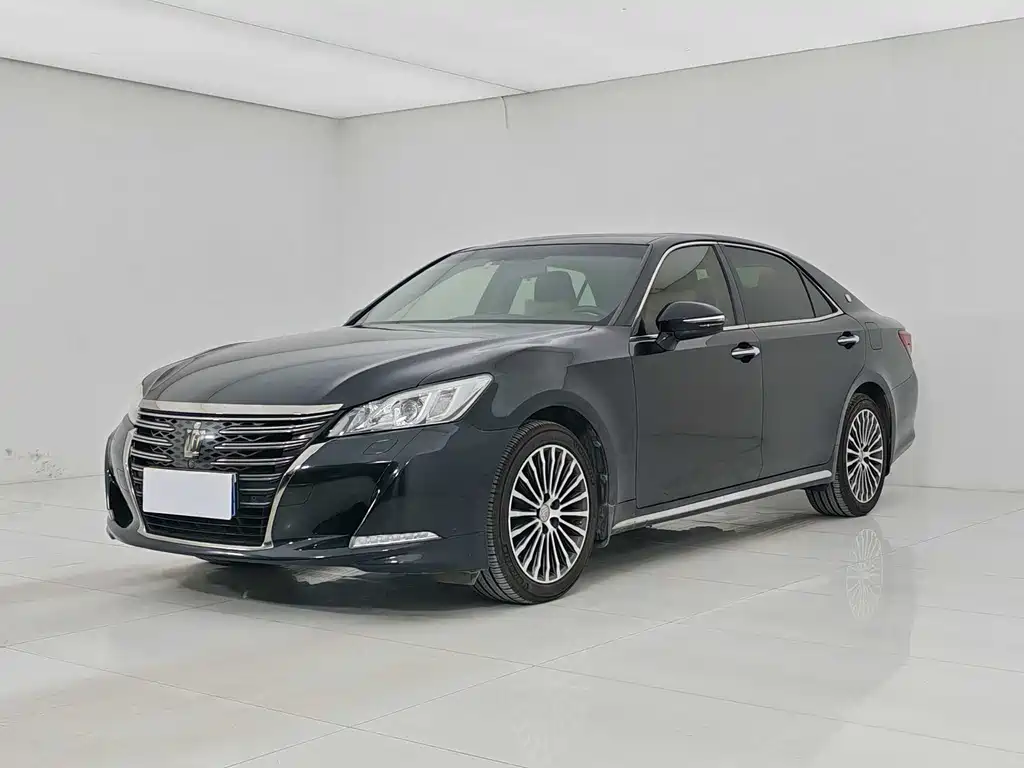 Toyota Crown 2018 — фото 1