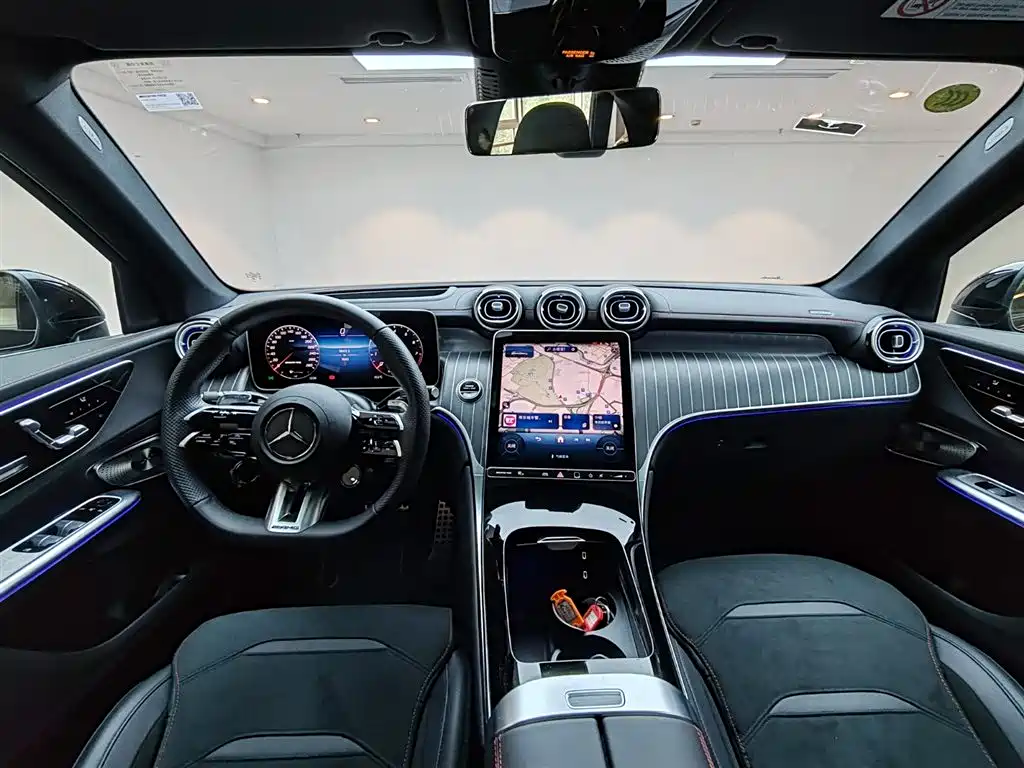 Mercedes-Benz GLC AMG 2025 — фото 10