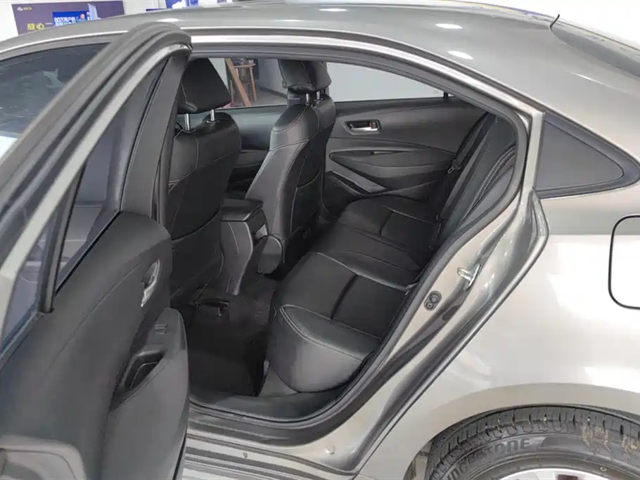 Toyota Corolla 2023 — фото 11