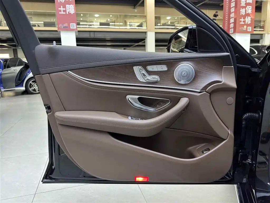 Mercedes-Benz E-Class 2021 — фото 14