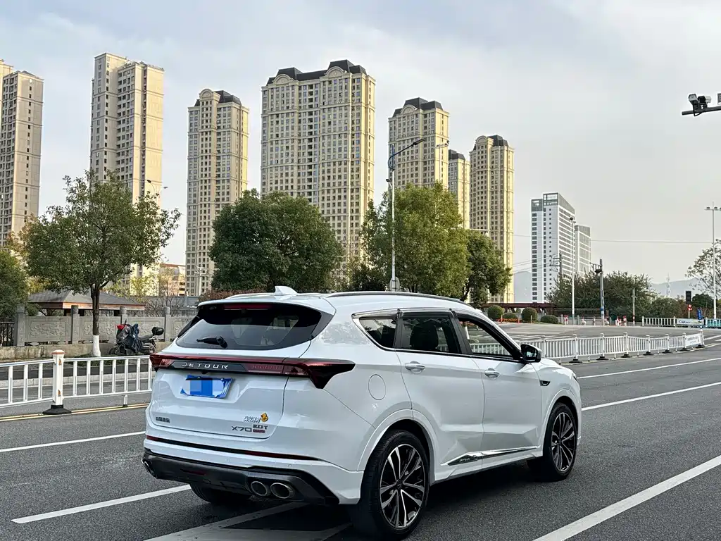 Jetour X70 PLUS 2023 — фото 15