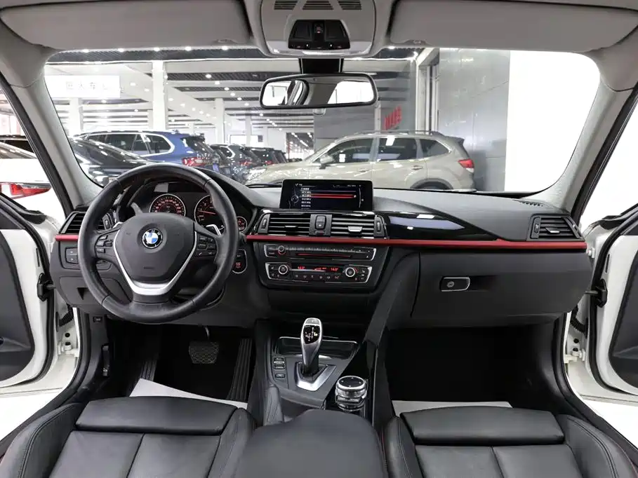BMW 3 Series 2016 — фото 9