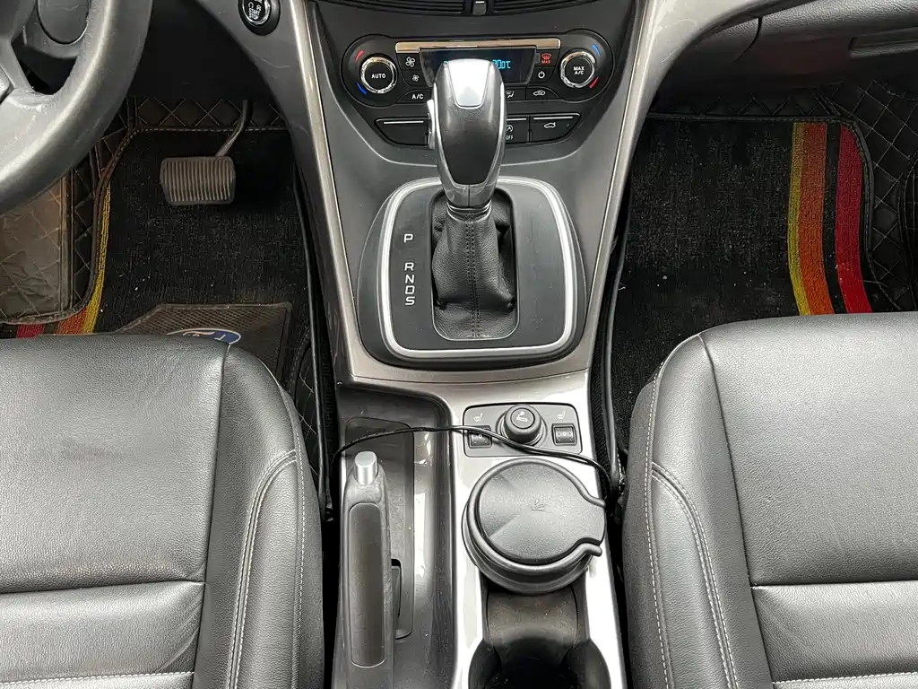 Ford Kuga 2016 — фото 17