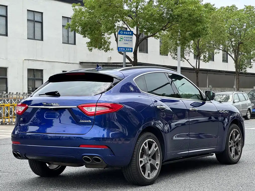 Maserati Levante 2019 — фото 4