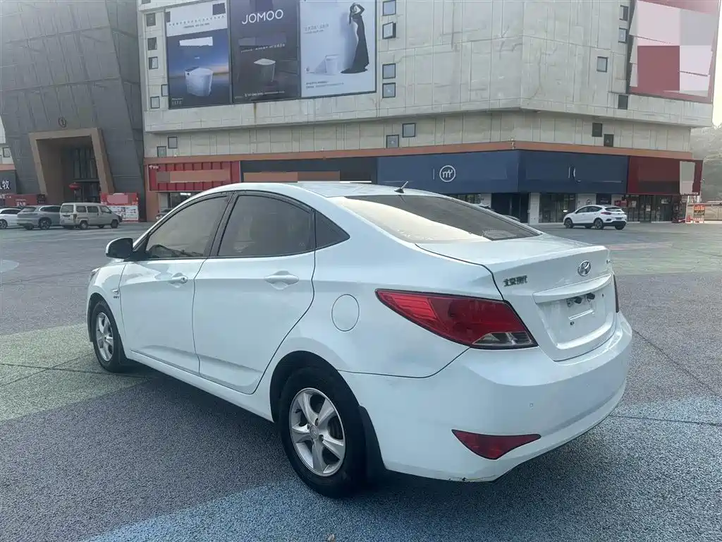 Hyundai Verna 2016 — фото 6