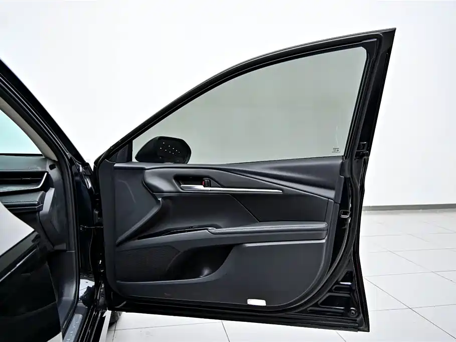Toyota Camry 2024 — фото 21