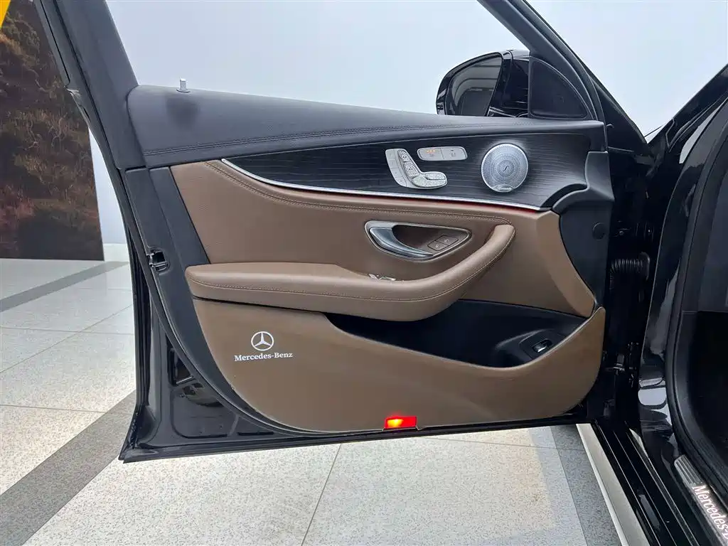 Mercedes-Benz E-Class 2020 — фото 15