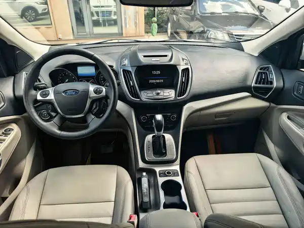Ford Kuga 2014