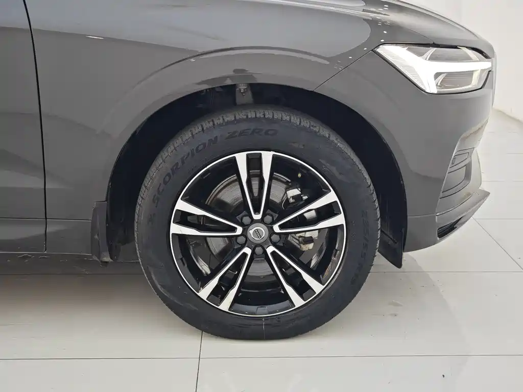 Volvo XC60 2018 — фото 25
