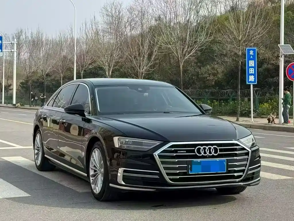 Audi A8 2018 — фото 3