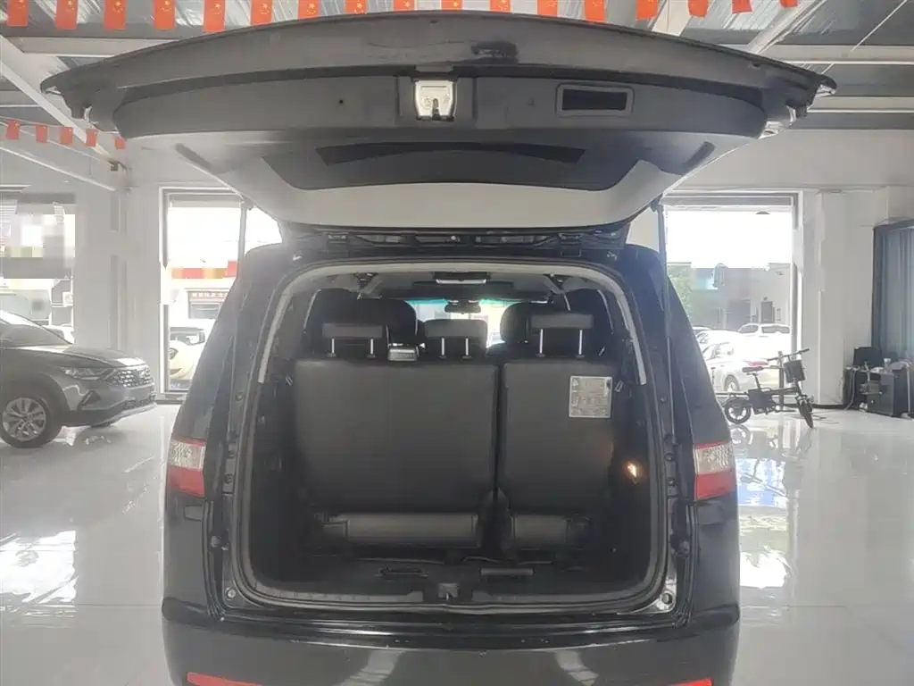 Luxgen Big 7 MPV 2015 — фото 19