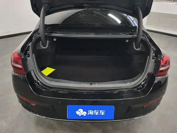 Hongqi H5 2023