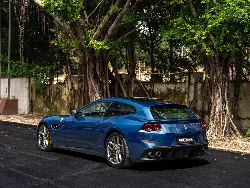 Ferrari GTC4Lusso 2018 — фото 3
