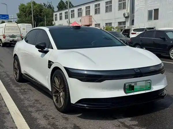 Zeekr 007 2024