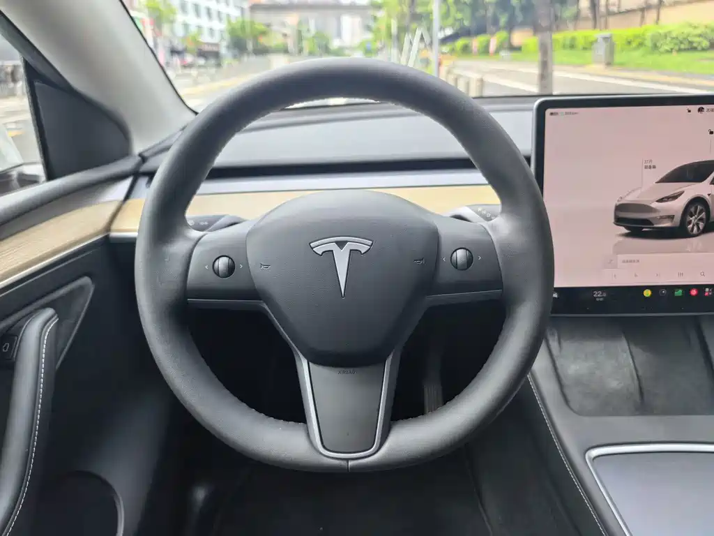 Tesla Model Y 2023 — фото 12